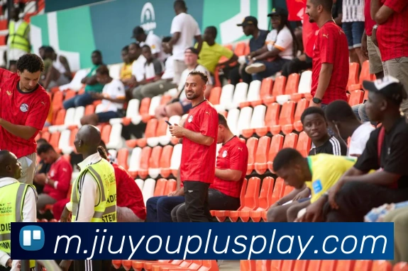 上海海港足球俱乐部正式宣布岳鑫卢永涛张源安永佳加盟新赛季阵容更新